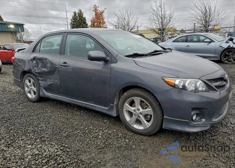 2013 Toyota Corolla Base z USA, uszkodzony, nr VIN 2T1BU4EE4DC103278